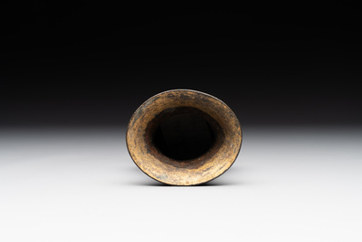 A rare Chinese parcel-gilt bronze ritual wine vessel, 'zhi 觯', Ming