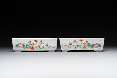 A pair of rectangular Chinese famille rose jardinieres with floral design, Republic