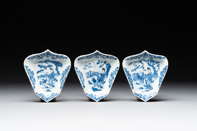 Three Chinese blue and white dishes and two plates, Kangxi