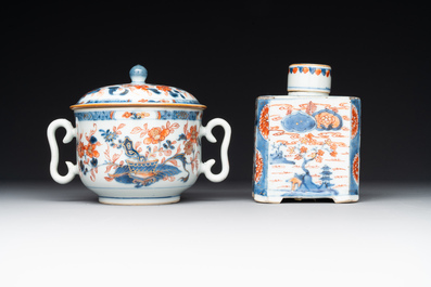 A varied collection of fourteen Chinese Imari-style wares, Kangxi/Qianlong