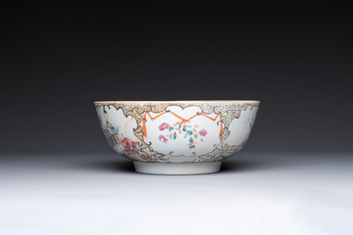 A Chinese famille rose 'mandarin subject' bowl, Qianlong