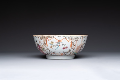 A Chinese famille rose 'mandarin subject' bowl, Qianlong