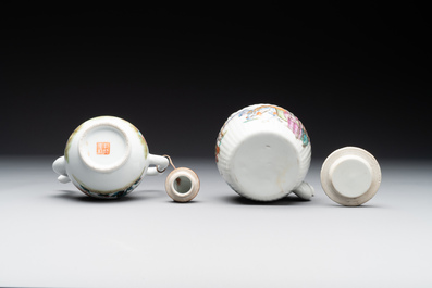 A pair of Chinese blue and white vases, a pair of sancai Buddhist lions, a famille rose ewer and a teapot, 19th C.