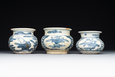 A varied collection of 22 Chinese blue and white jarlets, covered boxes and miniature vases, Ming