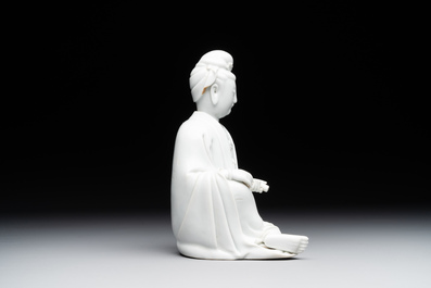 A Chinese Dehua blanc de Chine Guanyin, 19th C.