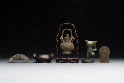 A varied collection of five Chinese bronze objects, 4th C. B.C./15th C.