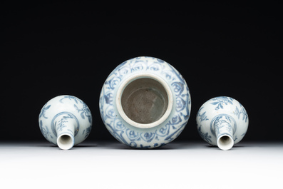 A varied collection of 22 Chinese blue and white jarlets, covered boxes and miniature vases, Ming