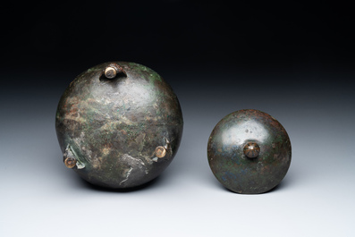 Two Chinese archaic bronze food vessels, 'ding 鼎', Han
