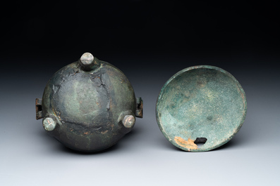 Two Chinese archaic bronze food vessels, 'ding 鼎', Han