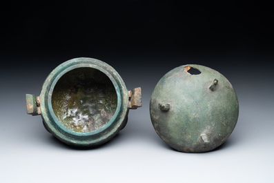 Two Chinese archaic bronze food vessels, 'ding 鼎', Han