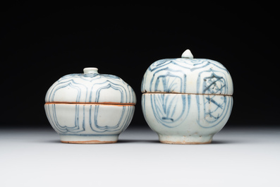 A varied collection of 22 Chinese blue and white jarlets, covered boxes and miniature vases, Ming