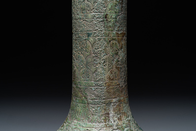 An unusual Chinese archaic bronze arrow vase, 'touhu 投壺', Han