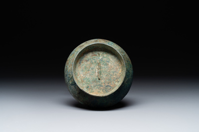 An unusual Chinese archaic bronze arrow vase, 'touhu 投壺', Han