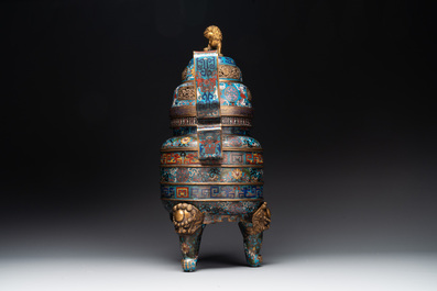 A pair of Chinese cloisonn&eacute; censers with covers and stands, 19/20th C.