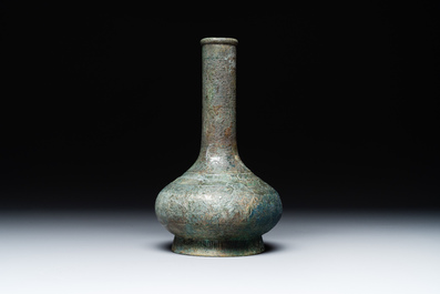 An unusual Chinese archaic bronze arrow vase, 'touhu 投壺', Han