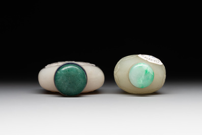 Two Chinese jade snuff bottles, 18/19th C.