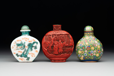 A group of six various Chinese snuff bottles, 19/20th C.