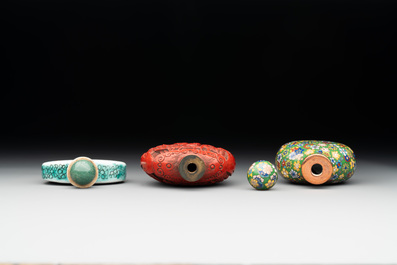 A group of six various Chinese snuff bottles, 19/20th C.