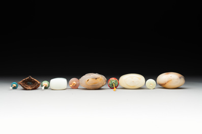 Nine Chinese jade and agate snuff bottles, 19/20th C.