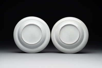 A pair of unusual and fine Chinese Canton famille rose deep dishes, 19th C.