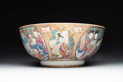 A rare and large Chinese Canton famille rose 'mandarin subject' bowl, Hua Xuan 花軒 and Ju Qing 居清 mark, Qianlong