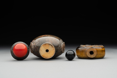 Six Chinese snuff bottles in various carved gemstones, 19/20th C.