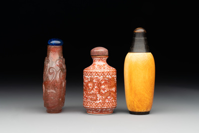 A group of six various Chinese snuff bottles, 19/20th C.