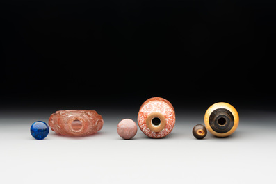 A group of six various Chinese snuff bottles, 19/20th C.