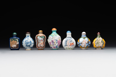 Seven various Chinese snuff bottles, Qianlong mark, 19/20th C.