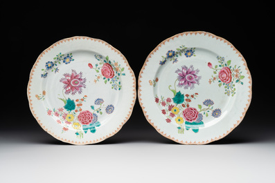 Eleven Chinese famille rose plates and dishes with fine floral design, Qianlong