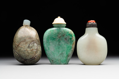 Three Chinese jade snuff bottles, 19/20th C.