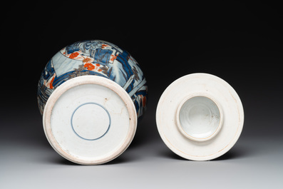 A pair of fine Chinese Imari-style vases and covers with narrative design, Kangxi