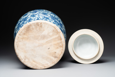 A large Chinese blue and white 'lotus scroll' vase and cover, Kangxi