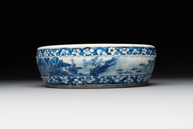A Chinese blue and white brush washer and two seal paste boxes and covers, Qianlong mark, 19th C.
