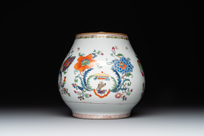 A Chinese famille rose 'Madame de Pompadour' pot-pourri jar and cover, Qianlong, ca. 1745