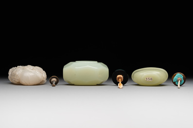 Six various Chinese hardstone and jade snuff bottles, 19/20th C.