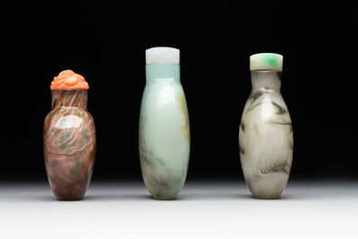 Three Chinese swirled glass snuff bottles, Qing