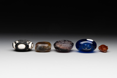 Ten Chinese overlay, multi-coloured and monochrome glass snuff bottles, 19/20th C.