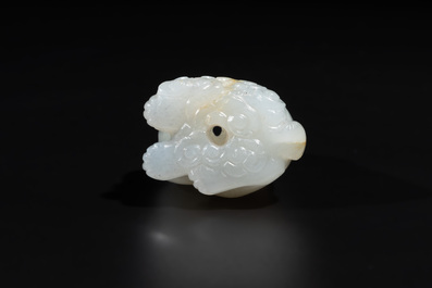A Chinese grey jade carving of a hare, Qing