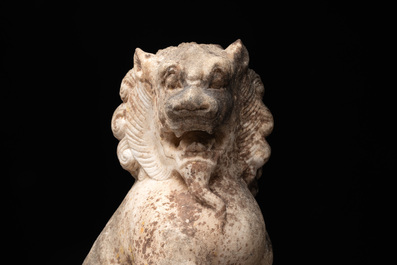 A Chinese Tang-style marble lion, 19/20th C.