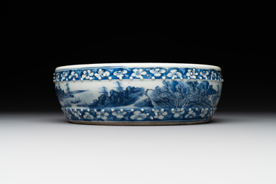 A Chinese blue and white brush washer and two seal paste boxes and covers, Qianlong mark, 19th C.