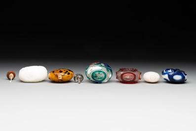 Ten Chinese overlay, multi-coloured and monochrome glass snuff bottles, 19/20th C.