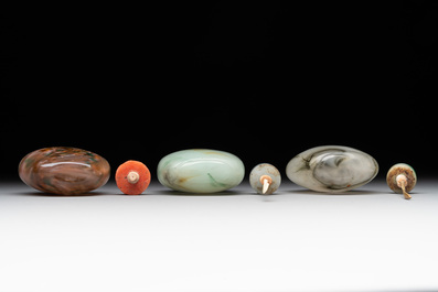 Three Chinese swirled glass snuff bottles, Qing