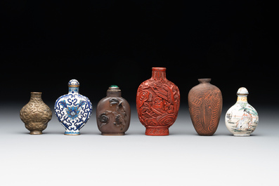 Eleven Chinese snuff bottles in amber, agate, rock crystal, lacquer, hardstone, metal and wood, 19/20th C.