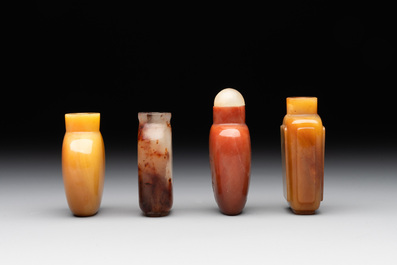 Four Chinese jade and hardstone snuff bottles, 19/20th C.