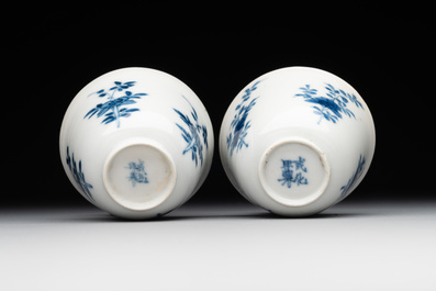 A pair of fine Chinese blue and white cups, Chenghua mark, Kangxi