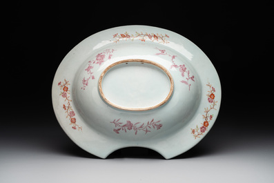 A fine Chinese famille rose oval 'go players' shaving bowl, Qianlong