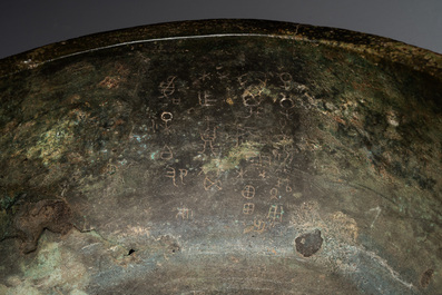 A Chinese archaic bronze tripod food vessel, 'ding 鼎', Han