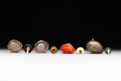 Eight Chinese jade, glass, agate and smoky quartz snuff bottles, 19/20th C.