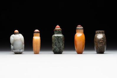 Five Chinese jade and hardstone snuff bottles, 20th C.